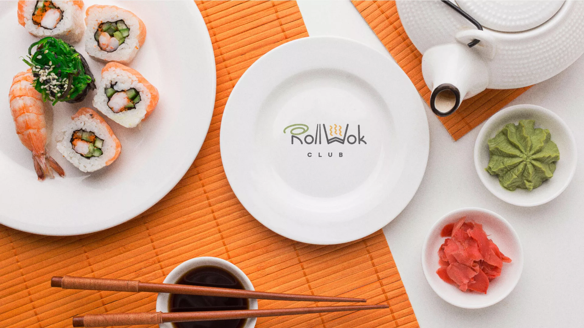 Разработка логотипа и фирменного стиля суши-бара «Roll Wok Club» в Малоархангельске